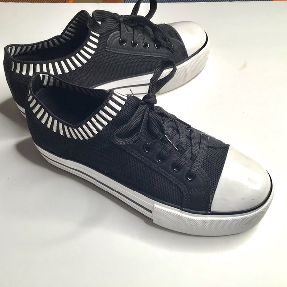 Olivia Miller Shoes - Olivia Miller Black & White Lace Up Sneakers Size US8
